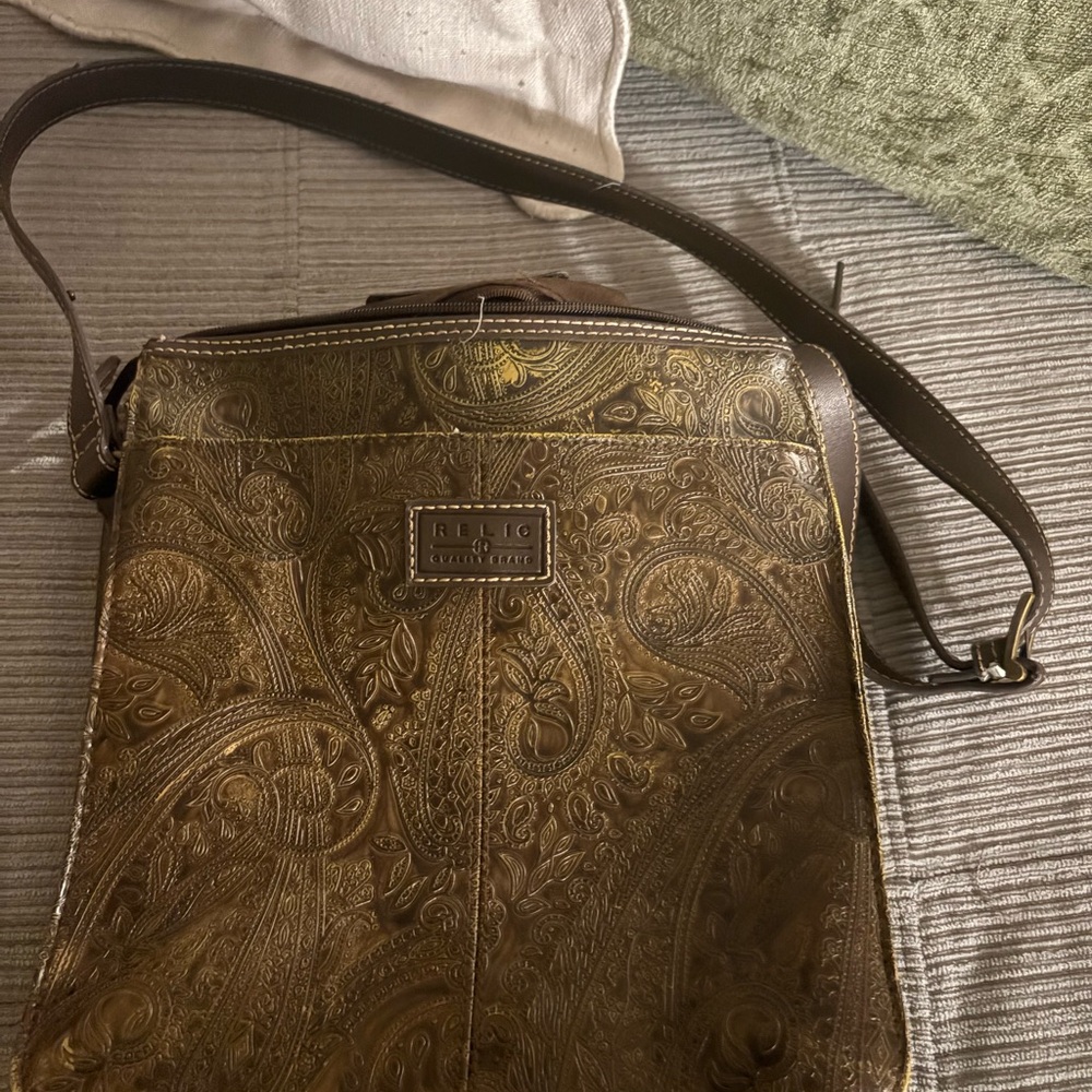 Relic Embossed Leather Messenger Bag in Rich Brown